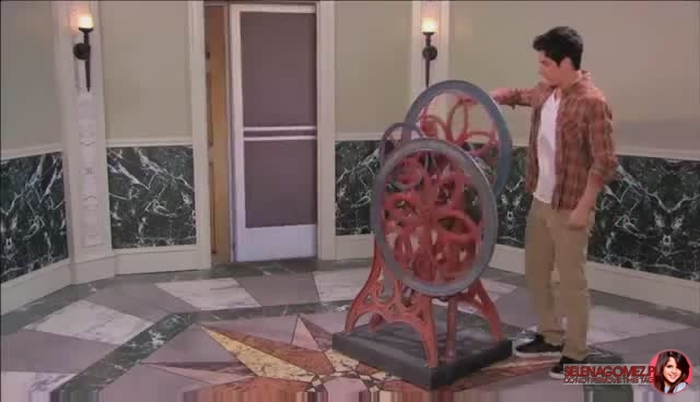 wizards_of_waverly_place_season_4_episode_2_part_1_mp40189.jpg
