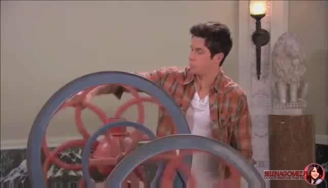 wizards_of_waverly_place_season_4_episode_2_part_1_mp40191.jpg