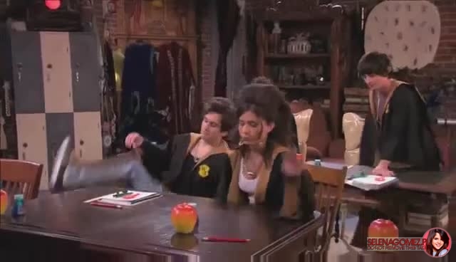 wizards_of_waverly_place_season_4_episode_2_part_2_mp40469.jpg