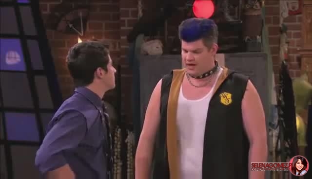 wizards_of_waverly_place_season_4_episode_2_part_2_mp40483.jpg