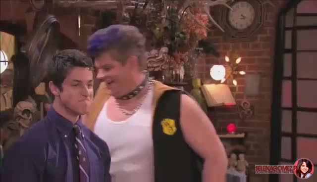 wizards_of_waverly_place_season_4_episode_2_part_3_mp40615.jpg