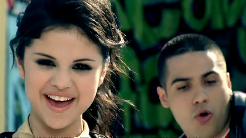 Selena_Gomez_-_Tell_Me_Something_I_Don_t_Know_-_YouTube_28480p29_mp40269.png