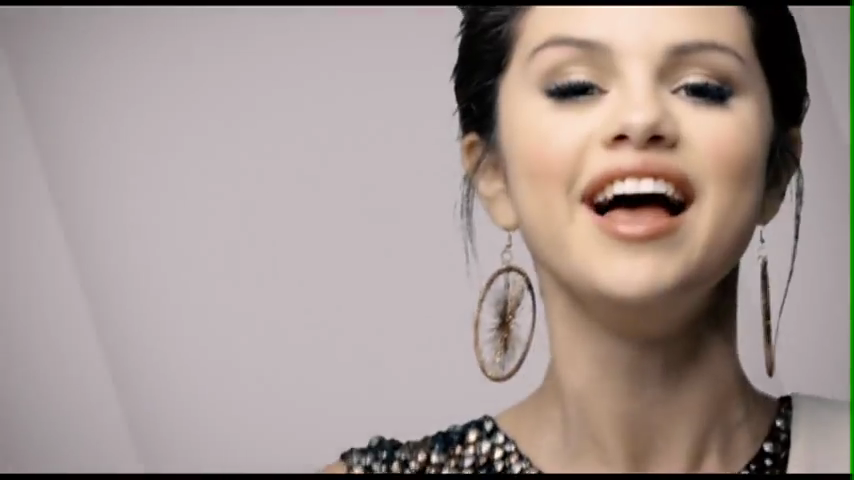 Selena_Gomez___The_Scene_-_Naturally_-_YouTube_28480p29_mp40554.png