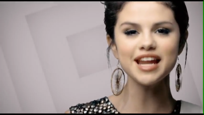 Selena_Gomez___The_Scene_-_Naturally_-_YouTube_28480p29_mp40555.png