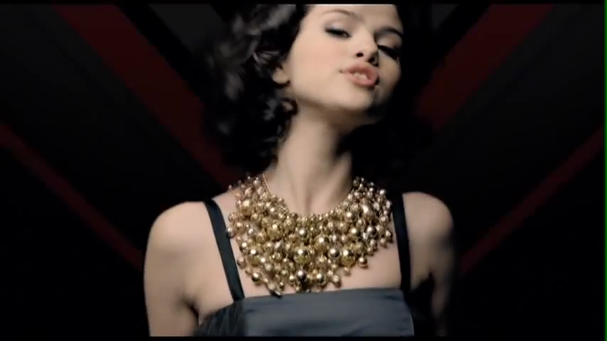 Selena_Gomez___The_Scene_-_Naturally_-_YouTube_28480p29_mp40658.png