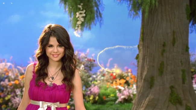 Selena_Gomez_-_Fly_to_Your_Heart_-_YouTube_28720p29_mp40310.png