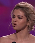 Selena_Gomez_Tearfully_Accepts_Woman_of_the_Year_Award_at_Billboard_s_Women_in_Music_2017_-_YouTube_28480p29_mp40190.png