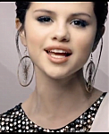 Selena_Gomez___The_Scene_-_Naturally_-_YouTube_28480p29_mp40399.png