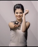 Selena_Gomez___The_Scene_-_Naturally_-_YouTube_28480p29_mp40500.png