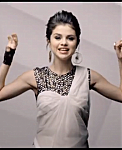 Selena_Gomez___The_Scene_-_Naturally_-_YouTube_28480p29_mp40644.png