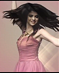 Selena_Gomez___The_Scene_-_Naturally_-_YouTube_28480p29_mp40668.png