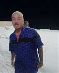 benny_blanco2C_Tainy2C_Selena_Gomez2C_J__Balvin_-_I_Can_t_Get_Enough_28Official_Music_Video29_-_YouTube_281080p29_mp40852.png