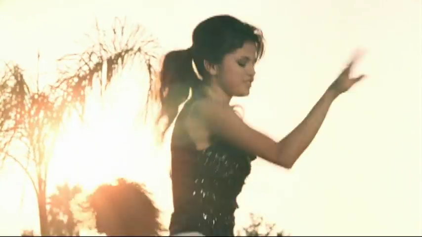 Selena_Gomez_-_Tell_Me_Something_I_Don_t_Know_-_YouTube_28480p29_mp40275.png
