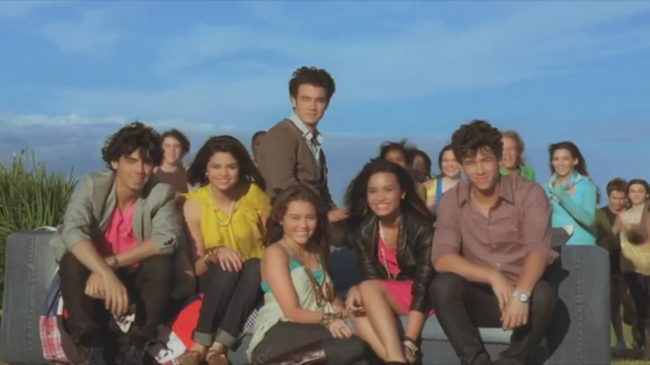Disney_Channel_Stars___Send_It_On_5BOfficial_HD_Music_Video5D_-_YouTube_281080p29_mp41151.png