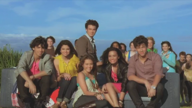 Disney_Channel_Stars___Send_It_On_5BOfficial_HD_Music_Video5D_-_YouTube_281080p29_mp41152.png