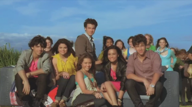Disney_Channel_Stars___Send_It_On_5BOfficial_HD_Music_Video5D_-_YouTube_281080p29_mp41154.png