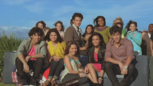 Disney_Channel_Stars___Send_It_On_5BOfficial_HD_Music_Video5D_-_YouTube_281080p29_mp41160.png