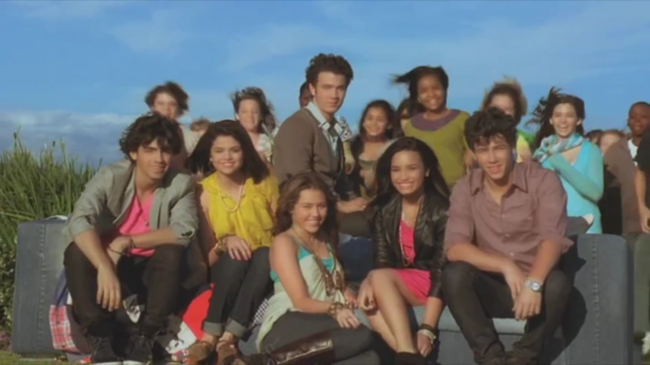 Disney_Channel_Stars___Send_It_On_5BOfficial_HD_Music_Video5D_-_YouTube_281080p29_mp41161.png