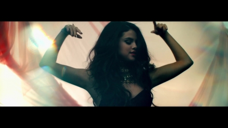 Selena_Gomez_-_Come___Get_It_-_Official_Video_Trailer_281080p29_087.jpg