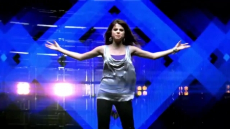 Selena_Gomez_-_Falling_Down_28Official_Video29_HD_347.jpg