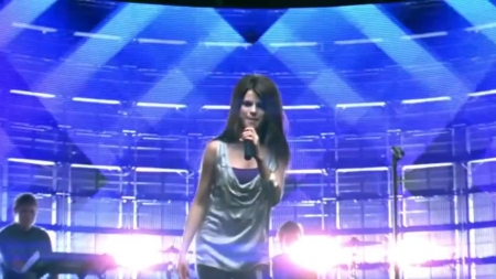 Selena_Gomez_-_Falling_Down_28Official_Video29_HD_363.jpg