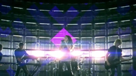 Selena_Gomez_-_Falling_Down_28Official_Video29_HD_370.jpg
