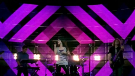 Selena_Gomez_-_Falling_Down_28Official_Video29_HD_371.jpg