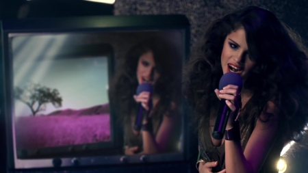Selena_Gomez___The_Scene_-_Love_You_Like_A_Love_Song_330.jpg