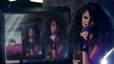 Selena_Gomez___The_Scene_-_Love_You_Like_A_Love_Song_331.jpg