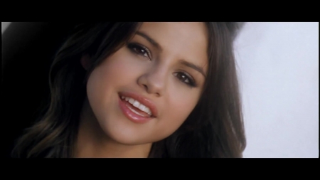 Selena_Gomez___The_Scene_-_Who_Says_222.jpg