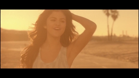 Selena_Gomez___The_Scene_-_Who_Says_272.jpg