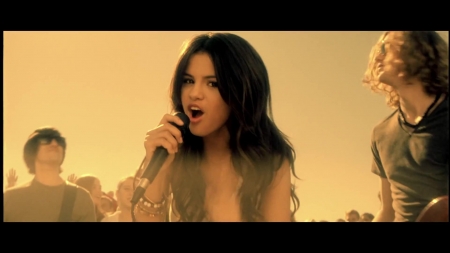 Selena_Gomez___The_Scene_-_Who_Says_313.jpg