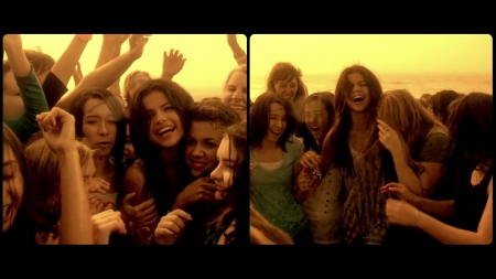 Selena_Gomez___The_Scene_-_Who_Says_332.jpg
