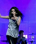 Selena_Gomez_-_Falling_Down_28Official_Video29_HD_201.jpg