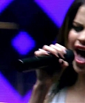Selena_Gomez_-_Falling_Down_28Official_Video29_HD_350.jpg