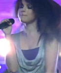 Selena_Gomez_-_Falling_Down_28Official_Video29_HD_390.jpg