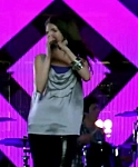 Selena_Gomez_-_Falling_Down_28Official_Video29_HD_397.jpg