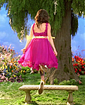Selena_Gomez_-_Fly_to_Your_Heart_-_YouTube_28720p29_mp40205.png