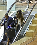 Selena_Gomez_arriving_at_LAX_Airport_010513_05.jpg