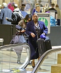 Selena_Gomez_arriving_at_LAX_Airport_010513_15.jpg