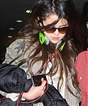 Selena_Gomez_arriving_at_LAX_Airport_010513_37.jpg