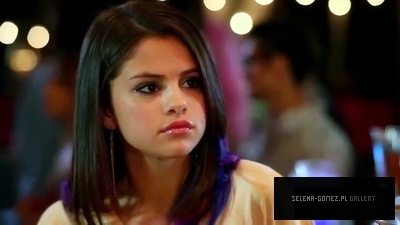 normal_Selena_Gomez_in_Aftershock_5BHD5D_096.jpg