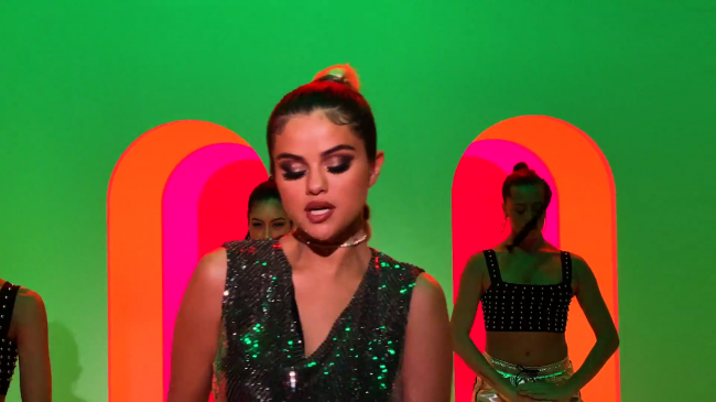 Selena_Gomez_-_Look_At_Her_Now_28Official_Music_Video29_-_YouTube_281080p29_mp41127.png