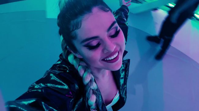 Selena_Gomez_-_Look_At_Her_Now_28Official_Music_Video29_-_YouTube_281080p29_mp41230.png