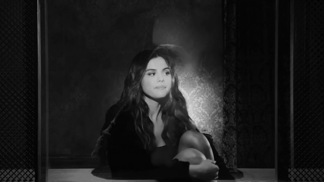 Selena_Gomez_-_Lose_You_To_Love_Me_28Official_Music_Video29_-_YouTube_281080p29_mp40935.png