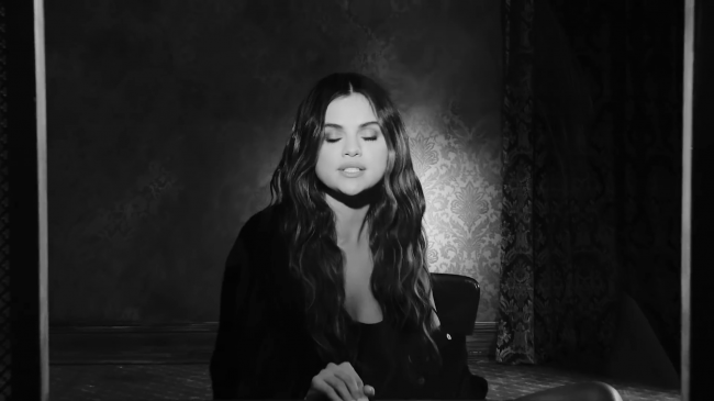 Selena_Gomez_-_Lose_You_To_Love_Me_28Official_Music_Video29_-_YouTube_281080p29_mp40944.png