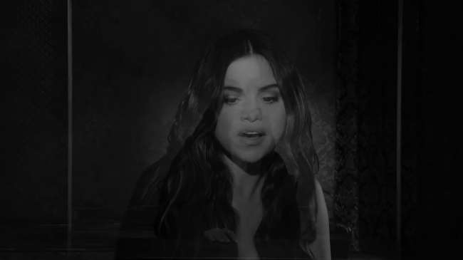 Selena_Gomez_-_Lose_You_To_Love_Me_28Official_Music_Video29_-_YouTube_281080p29_mp40958.png