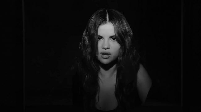 Selena_Gomez_-_Lose_You_To_Love_Me_28Official_Music_Video29_-_YouTube_281080p29_mp40968.png