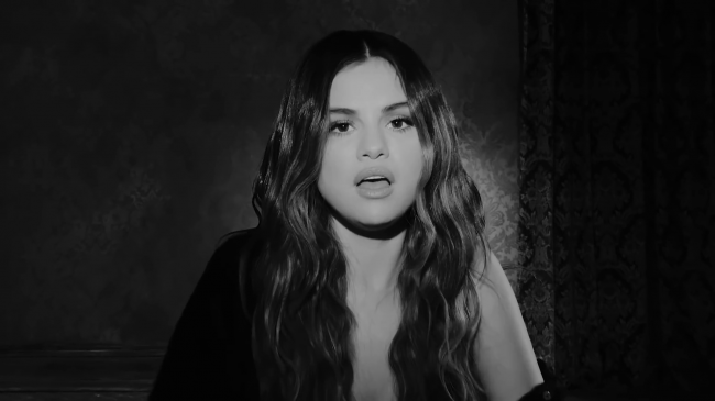 Selena_Gomez_-_Lose_You_To_Love_Me_28Official_Music_Video29_-_YouTube_281080p29_mp40984.png