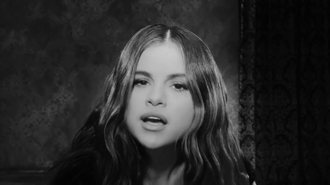 Selena_Gomez_-_Lose_You_To_Love_Me_28Official_Music_Video29_-_YouTube_281080p29_mp40986.png